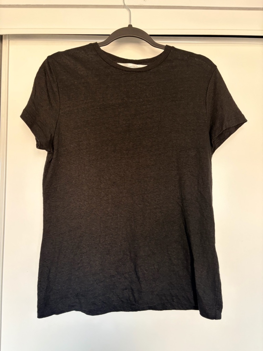 100% Linen Contemporaine by Simons Classic Women's Crewneck Tee in Black